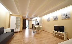 Centrico Apartamento Al Lado De Torres De Quart